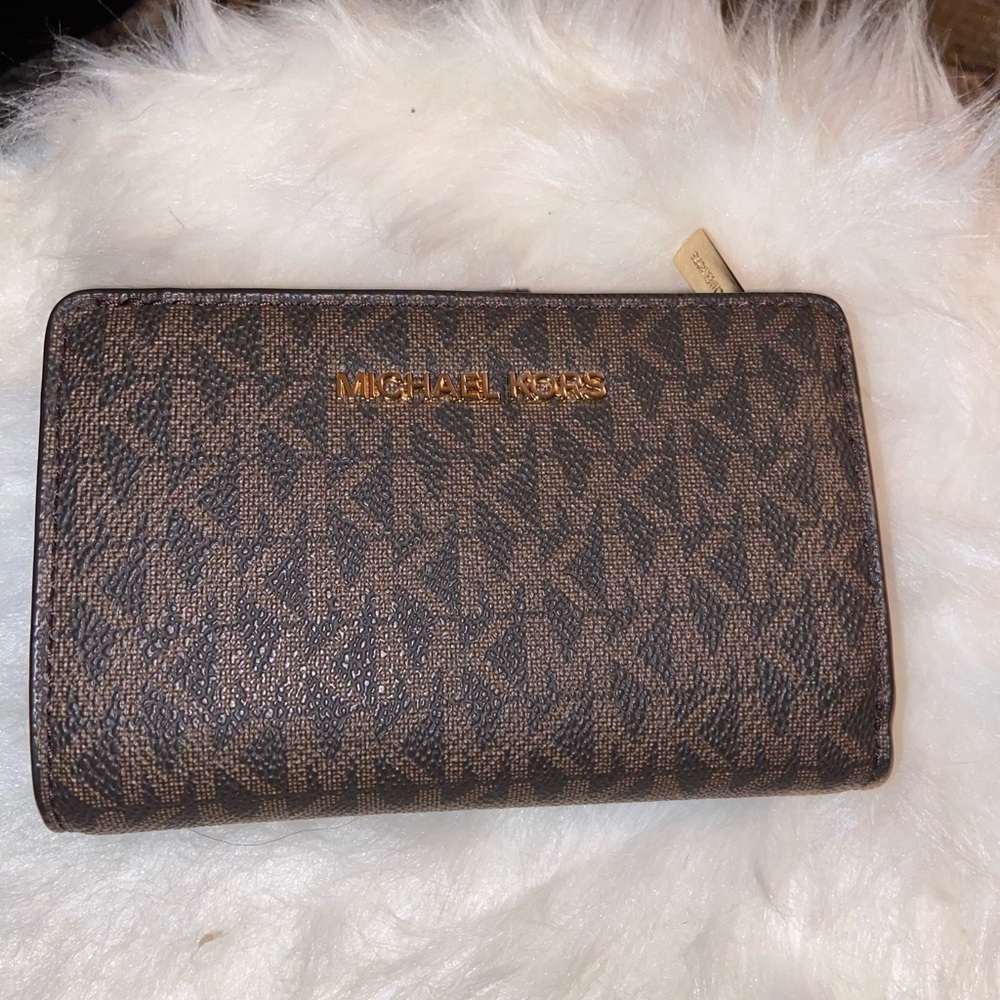 Mk wallet barely use